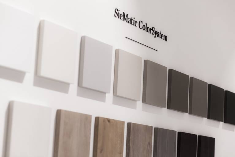 The SieMatic ColorSystem offers a wide range of attractive finishes for the kitchen.