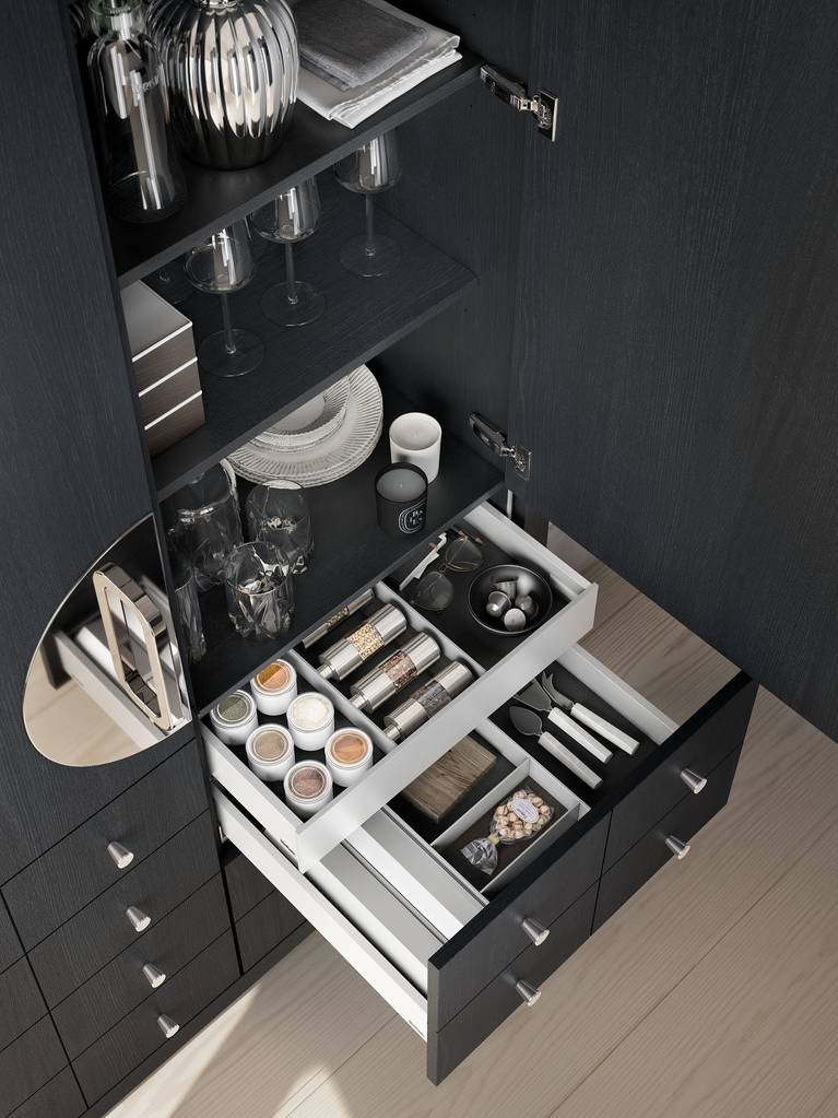 SieMatic Classic Chinese Wedding cabinet offers plentiful space for kitchenware, or for a fridge or freezer.