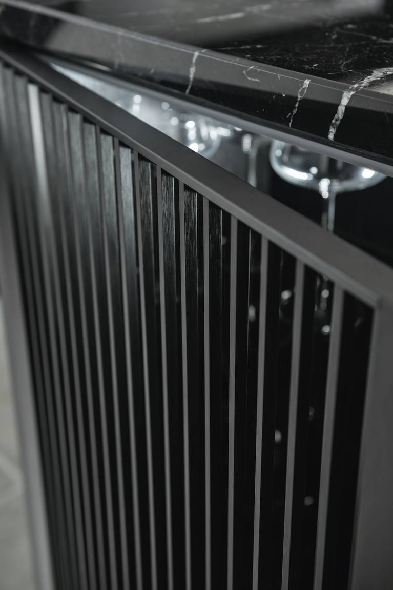 SieMatic Pure SE 3003 R glass doors with vertical slats in black matte metal hue